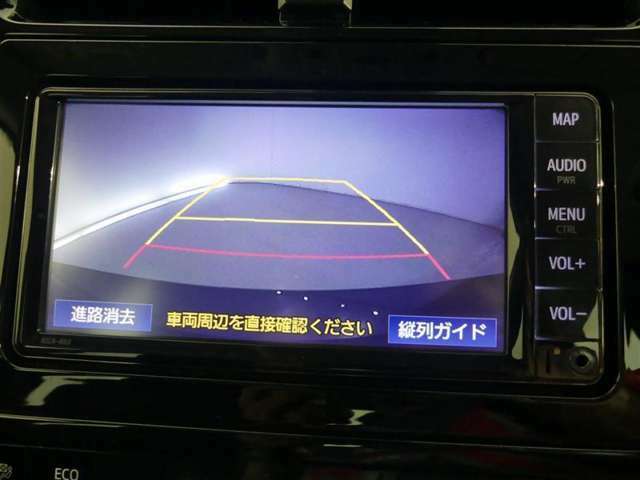 【バックモニター】・・・気になる後ろの見通しも、車庫入れに大活躍☆運転が困難な場所でも、しっかりサポート！心強い味方のモニターです♪