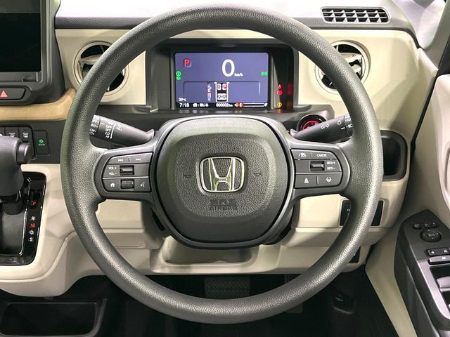 【ステアリングスイッチ】運転中、前方から目線をそらすことなく、オーディオ等の操作が可能な便利機能！安心＆快適なドライブを演出してくれます♪