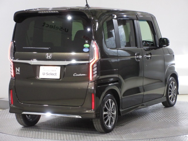 ボディクリーニング後、愛車をピカピカの状態へ保護するコーティング「ブライトパック」がおススメです！水垢がつきにくく、手入れがしやすくなりますよ！いつも愛車をきれいにしておきたい方におススメです。