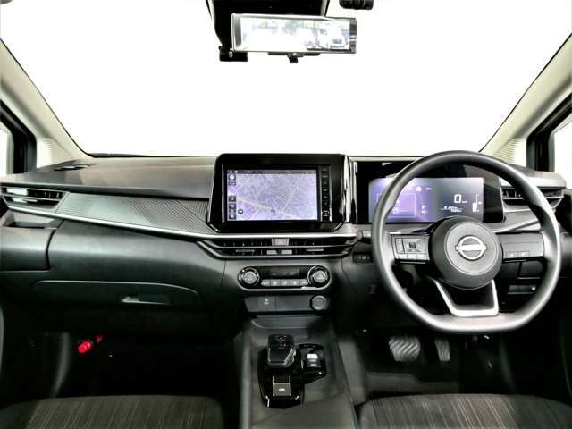 運転席からの視界が広く、隅々まではっきり見渡せます☆