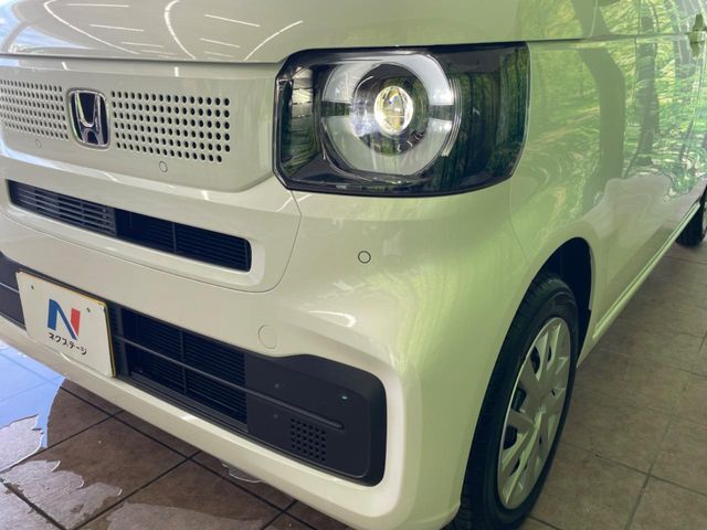 【LEDヘッドライト】悪天候や夜間走行時も良好な視界を確保し安心して運転できる高輝度LEDヘッドライトを装備！点灯速度が早く、消費電力も抑えられています。