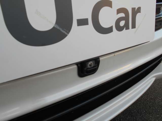 オプションのフロントカメラ。