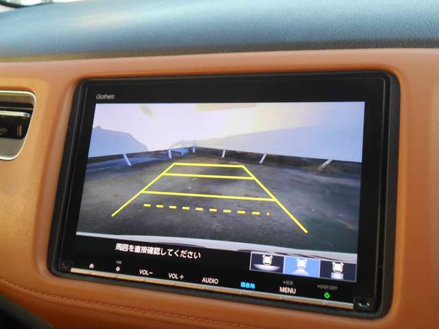 リアカメラ付きで車庫入れも安心。