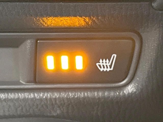 【シートヒーター】寒い日に重宝するシートヒーター！エアコンより早く温まってくれるので寒がりの人も安心ですね♪エアコンの温風は乾燥するから苦手、という方にもをおすすめです。
