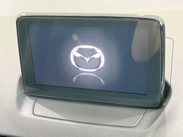 【ディスプレイオーディオ】お持ちのスマホやMP3プレイヤーとの無線接続で音楽再生が可能！コードで繋ぐわずらわしさも無く、手軽にお気に入りの音楽を楽しめます。