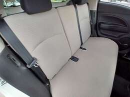 後部座席も気になるようなキズ・汚れ・ほつれ等なく、状態が良いです！