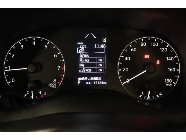 マルチインフォメーションディスプレイ付きのメーターです！エコ運転へ導く多彩な情報を表示してくれます。