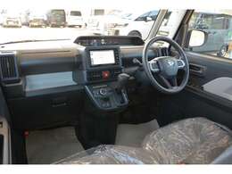 新車専門店カーズカフェの厳選スマホアプリ連携ナビ＆フルセグTV＆ナビ連動ドラレコ＆バックカメラ＆ETC車載器＆フロアマットを取り付け済みでお渡しです！車両総額に全て込みですのでご予算も安心です！