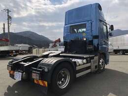 日野エコラン(ECOMODE)　アクセルワークを制御し、省燃費走行をサポート　VSC…車両安定性制御システム・滑りやすい路面やカーブでの事故の抑制に貢献