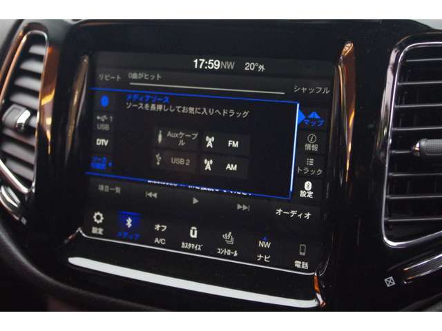 LIBERALAでは多種多様の車種をご用意させていただいております。お客様がご納得いくまで、そのお車の持つ特性を五感すべてで感じ取っていただける場をご提供します。