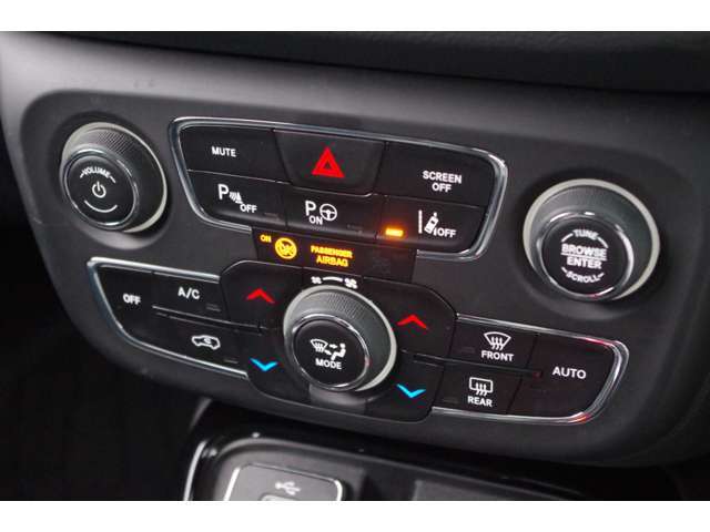 メンテナンスパックはご購入時だけのお得な点検・整備パック(有償)。点検コースと車検コースがございます。詳しくは店舗コーディネーターまでお問い合わせ下さい。