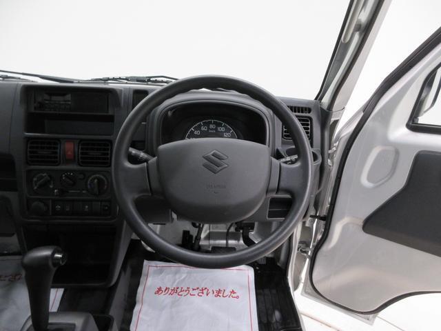 ダイハツのお店では、ダイハツ車を知り尽くしたプロフェッショナルが、専用の診断機器を使って各システムを点検しております。