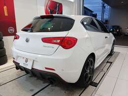 また弊社では残価設定型ローンやお客様のご希望お支払金額やご希望のお支払年数にあわせたプランをご案内する自由設定型ローン（実質年率2.3％または2.6％　最長8年96回）もございます。