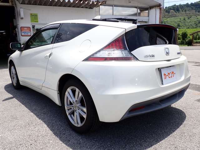 弊社は三菱サテライトショップです！三菱車なら安くお買い得価格にてご提供できます！その他メーカーももちろん扱っております。価格には自信がありますので一度お問い合わせ下さいませ♪お待ちしております(^^♪
