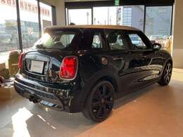 MINI NEXT久留米では良質、安心のMINIを多数取り揃えております。在庫にないお車もお問い合わせいただければ可能な限りご紹介させていただきます。遠慮なくお問い合わせください。