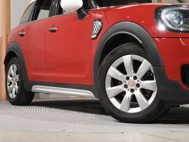 ■ショールーム以外のモータープールにて保管している車輌が多数あるため、実車をご覧になりたい場合は、お手数ですがご来店前に事前確認のご連絡を頂きますようお願い致します。