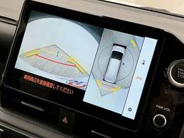 【パノラミックビューモニター】を装備しております。全周囲カメラで危険察知。狭い駐車場でも安心して駐車できますね。