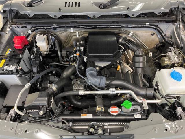 親切・丁寧な専門メカニックスタッフが応対！・車検・点検整備・事故等の修理などアフターサービスも安心。お車のカスタマイズもネクステージのサービススタッフまでご相談ください！