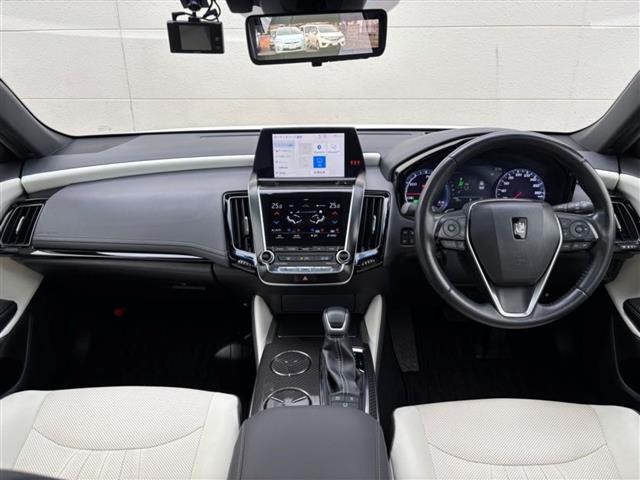 店舗にて現車の確認もいただけますので、お電話で在庫のご確認の上是非ご来店くださいませ。