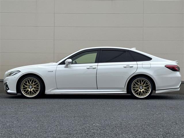 店舗にて現車の確認もいただけますので、お電話で在庫のご確認の上是非ご来店くださいませ。