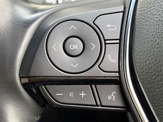 【ステアリングスイッチ】手元のボタンから、オーディオやナビなどの操作ができるので、よそ見をせずに安全に運転に集中できます！