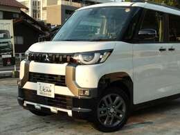 フロントカメラにより前方車輌や歩行者を検知。衝突の危険があるときは警報や衝突被害軽減ブレーキで衝突被害を軽減、または衝突を回避。安全運転をサポートします。