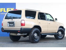 リアビュー！ 他のランクル系に比べボディが平たく作られているため、四駆車のフォルムでありながらスマートなかっこよさを成立させています！