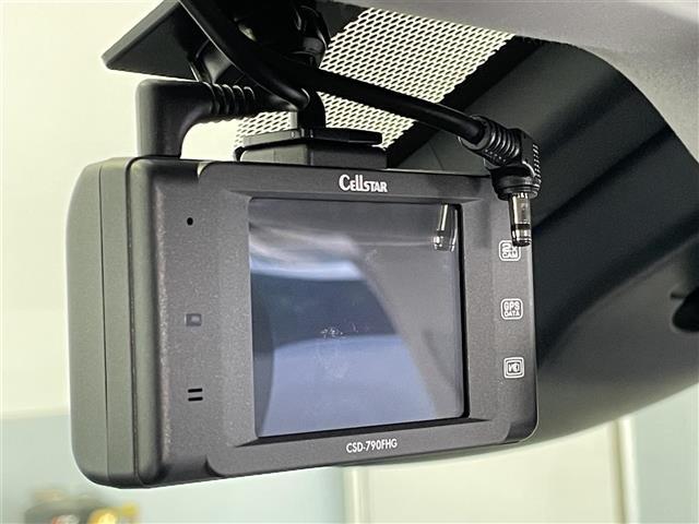 【ドライブレコーダー】映像・音声などの運転中の記録を残します。事故などを起こした起こされた時の証拠になりえますので、もしも時でも安心ですね。