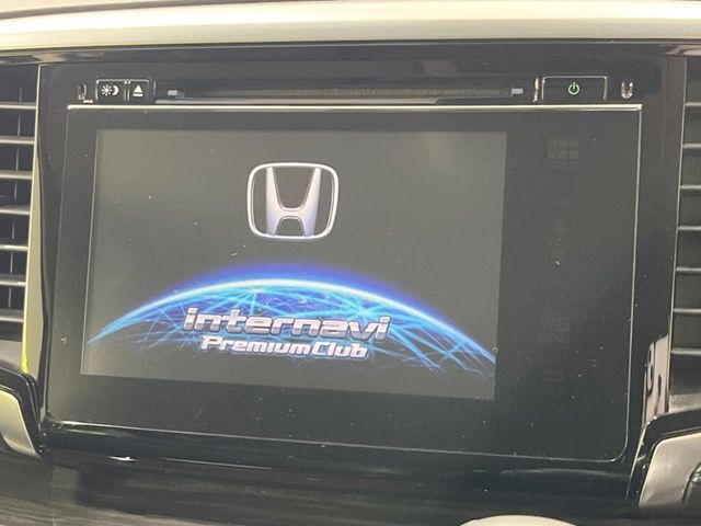 【純正ナビ】人気の純正ナビを装備。オーディオ機能も充実しており、Bluetooth接続すればお持ちのスマホやMP3プレイヤーの音楽を再生可能！毎日の運転がさらに楽しくなります！！