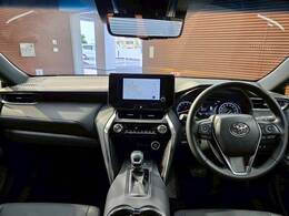 コックピット。車内もキレイで嫌な臭いもありません！ご納車後の臭いが付きにくくなる「空気触媒コーティング」もあります。