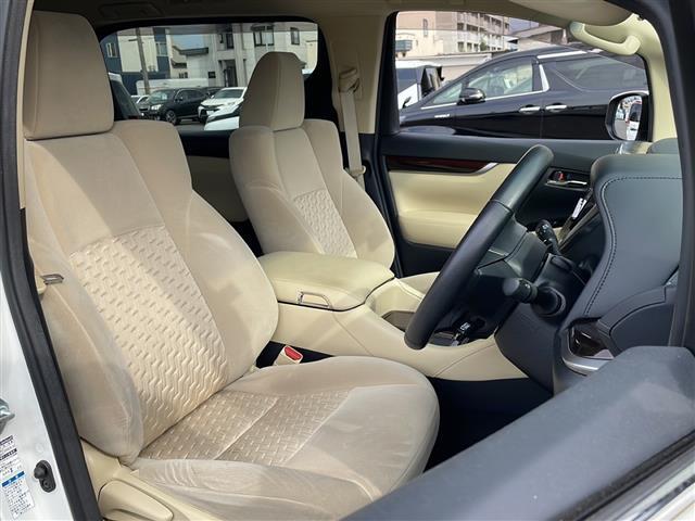 気になる車はすぐにお問い合わせください！右のカーセンサー専用無料ダイヤルから、専門スタッフがお車のご質問にお答えいたします！