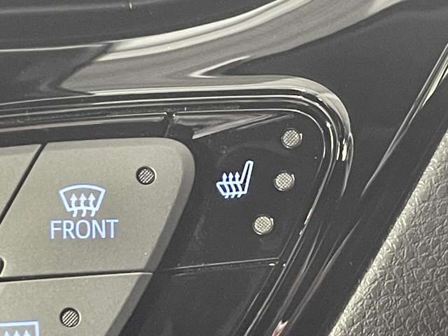 【シートヒーター】寒い日には必要ですね！！運転をさらに快適にしてくれます！！