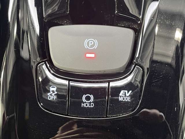 【電動パーキングブレーキ＆ブレーキホールド】 スイッチを入れると、信号待ち等で停車時、ブレーキを離しても自動でブレーキが効いた状態になり、指先の簡単操作でパーキングブレーキの作動や解除が可能です！！！