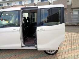 両側パワースライドドア装備！