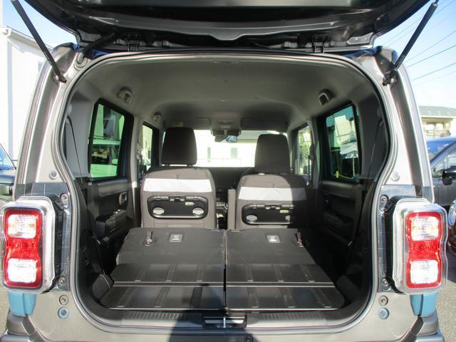 シートを倒すと荷物をたくさん積むことができます