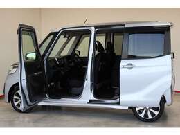 両側電動スライドドア