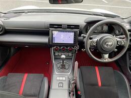 【インパネ全体】全方位で視界が広く、高い目線で運転もしやすいです！