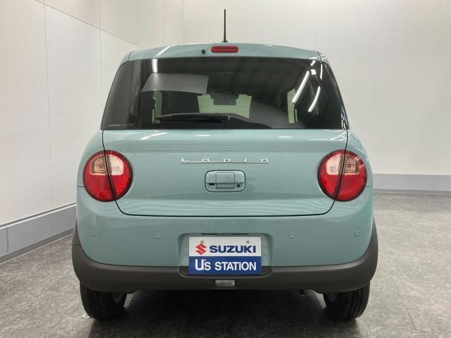 リアゲートが四角く開き、開口部が低いので、重たい荷物も積みやすく、買い物や日常使いに便利♪