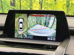 【パノラミックビューモニター】専用のカメラにより、上から見下ろしたような視点で360度クルマの周囲を確認することができます☆死角部分も確認しやすく、狭い場所での切り返しや駐車もスムーズに行えます。