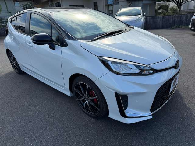 シートヒーター　ステアリングヒーター　ガソリン満タンサービス　純正フロアマットサービス