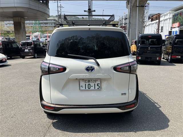 整備工場を併設していますので整備や車検もお気軽にどうぞ♪