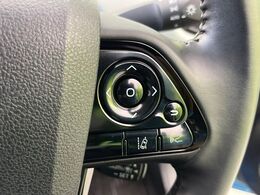 【トヨタセーフティセンス】走行中に前方の車両等を認識し、衝突しそうな時は警報とブレーキで衝突回避と被害軽減をアシスト。より安全にドライブをお楽しみいただけます。