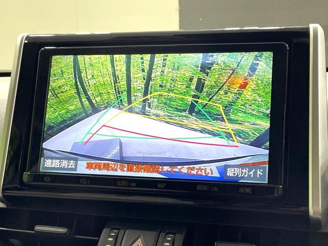 【バックカメラ】駐車時に後方がリアルタイム映像で確認できます。大型商業施設や立体駐車場での駐車時や、夜間のバック時に大活躍！運転スキルに関わらず、今や必須となった装備のひとつです！