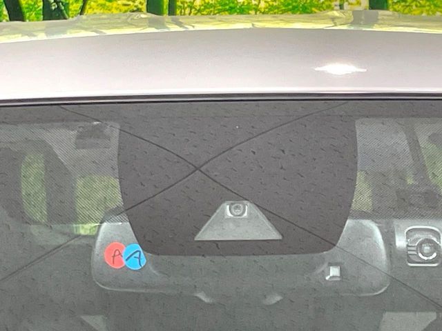 【トヨタセーフティセンス】走行中に前方の車両等を認識し、衝突しそうな時は警報とブレーキで衝突回避と被害軽減をアシスト。より安全にドライブをお楽しみいただけます。