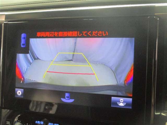バックガイドモニターで、後方を確認しながら安心して駐車することができます。運転初心者も熟練者も必須の機能ですよ！
