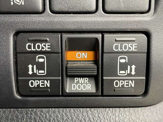 【運転席操作部】快適なドライブを楽しむための機能が装備されています！運転席から触れるので、使いやすいです！除菌プランいれていただくと、さらに清潔で安心していただけます！