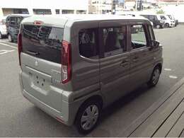突然のパンクでお困りになった事はございませんか?今のお車はスペアタイヤがほとんど付いておりません。ケイカフェは万が一の事態に備えてオリジナルパンク保証もご用意しております。お気軽にご相談下さい！