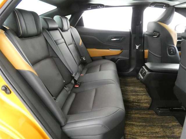 【居住性】リヤシートのスペースは、しっかり確保してます♪もちろん室内クリーニング済みです☆