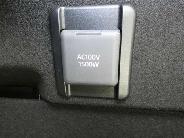 【100V電源】レジャーや緊急時にあると便利な100V電源が装備されています。※最大1500Wまでのご利用となります。