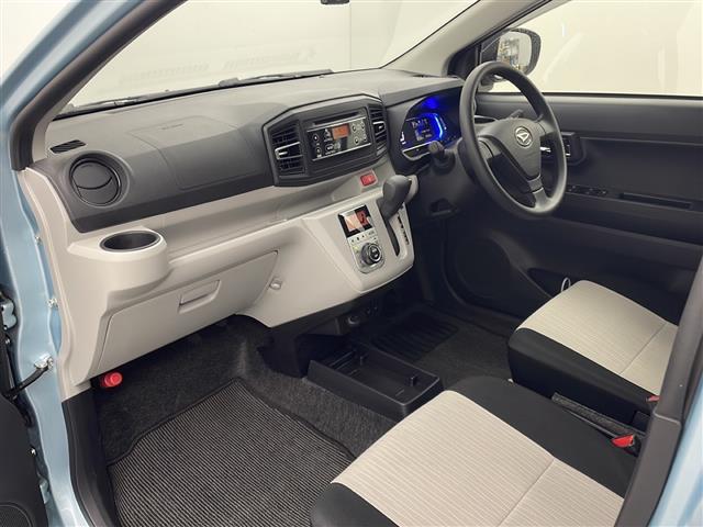 【フロアマット】車内を綺麗に保つのには必須のアイテムです。当店ではフカフカな新品マットも絶賛取り扱い中！ぜひご相談くださいませ。